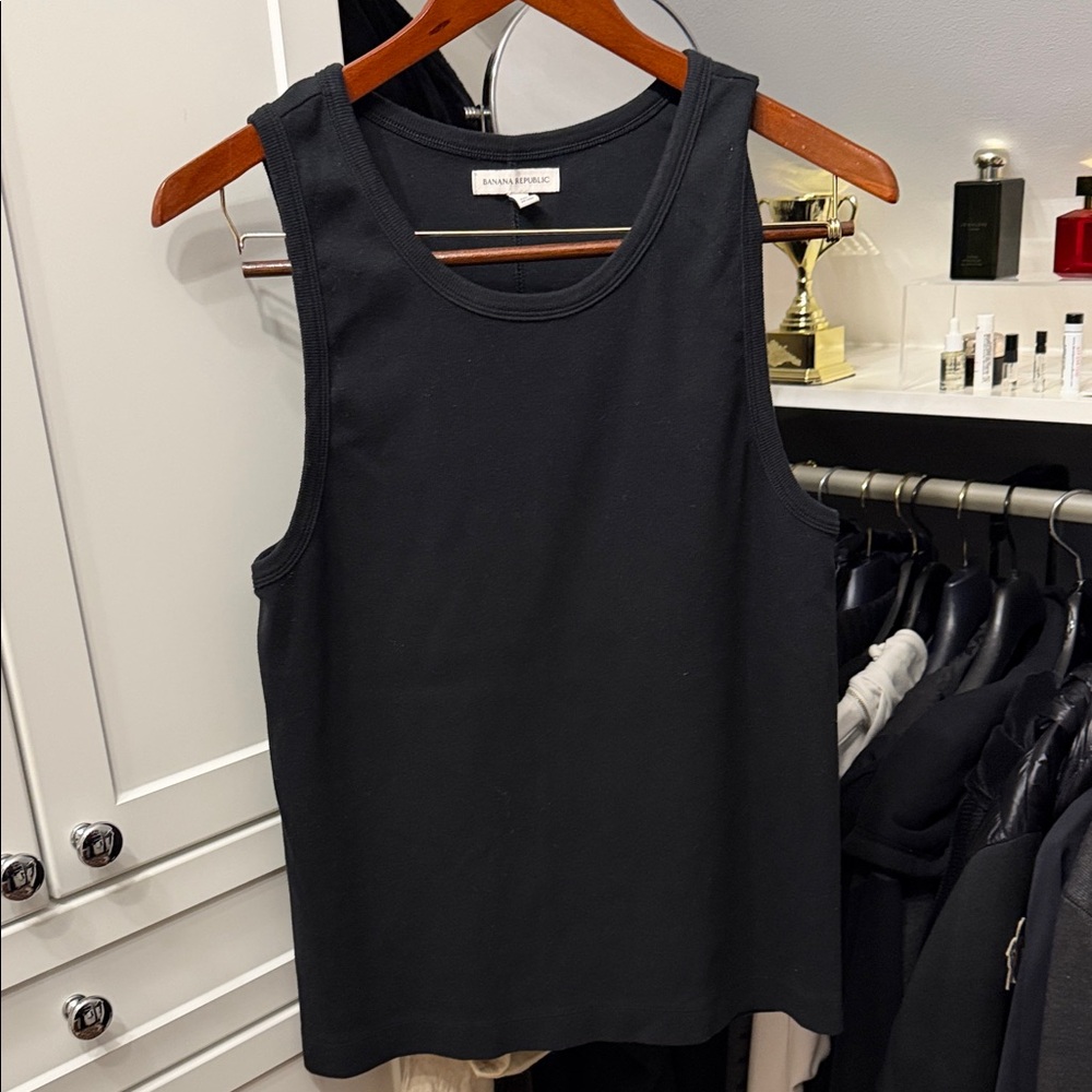 Banana Republic Men Black Tank Top - Large